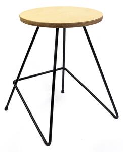 Malá stolička TSO HI – Minimalistický design s charakterem a překvapivou nosností