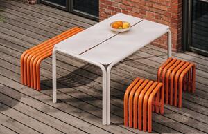Noo.ma Oranžová kovová stolička Nokk 42,5 cm