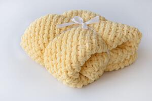 Deka Knittingly vanilkově žlutá Ručně pletená deka 130/170