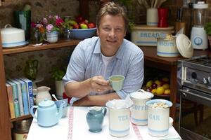 DKB Household UK Limited Jamie Oliver retro dóza