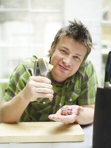 DKB Household UK Limited Jamie Oliver lis a kráječ na česnek