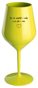 ON MĚ POŽÁDAL O RUKU A JÁ JEHO O VÍNO - žlutá nerozbitná sklenička na víno 470 ml