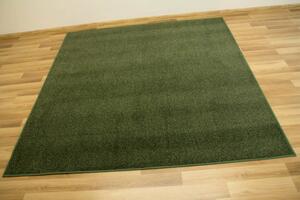 Metrážový koberec Liberty New 40 zelený / černý