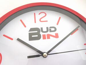 Červené nástěnné netikající hodiny s plynulým chodem BUD-IN C1702.2 (červené tiché plastové hodiny SWEEP)