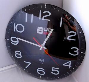 Klenoty Budín Černé rádiem řízené nástěnné hodiny BUD-IN C1704 (Klenoty Budín Černé rádiem řízené nástěnné hodiny BUD-IN C1704)