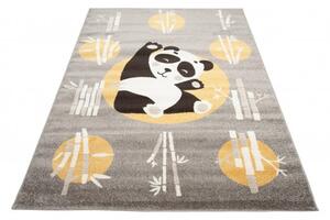 Dětský kusový koberec FIESTA 36314/37224 Míša Panda šedý žlutý Rozměr: 133x190 cm