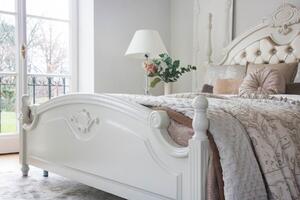 Bílá postel Arabella, čalouněna, 180x200 cm