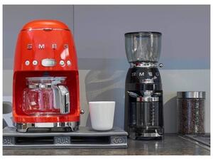 Kávovar na filtrovanou kávu 1,4l Smeg 50´s Retro Style, červený (Barva-červená)