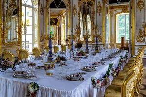 DIMEX | Vliesová fototapeta Hermitage pavilon, Puškin MS-5-0897 | 375 x 250 cm| vicebarevna, bílá, žlutá