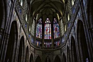 DIMEX | Vliesová fototapeta Krásná katedrála Sv. Víta MS-5-0931 | 375 x 250 cm| vicebarevna, šedá
