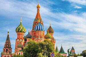 DIMEX | Vliesová fototapeta Rudé náměstí v Moskvě MS-5-0994 | 375 x 250 cm| zelená, vicebarevna, modrá, oranžová