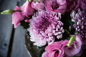 DIMEX | Vliesová fototapeta Kytice fialových květin MS-5-1308 | 375 x 250 cm| černá, šedá, růžová