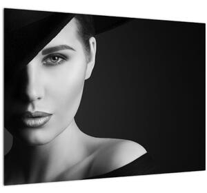 Skleněný obraz - Černobílý portrét ženy v klobouku (70x50 cm)