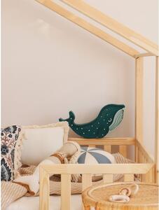 Tyrkysová stolní lampa z borovicového dřeva Little Lights Whale, šířka 40 cm