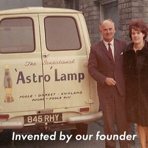 Mathmos Astro Vinyl, originální lávová lampa s modrou tekutinou a růžovou lávou, 44cm