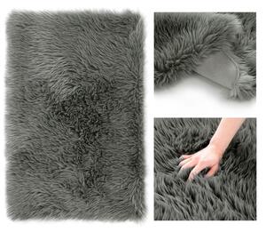 Huňatý tmavě šedý koberec DOKKA Rozměr: 75 x 120 cm