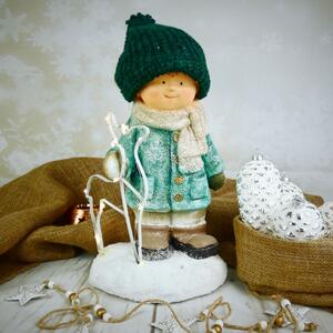 Zimní figurka dítěte- chlapeček v zeleném kabátku s LED sobem, 39 cm