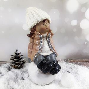 Zimní dítě- holka sedící na sněhové kouli- 23 cm