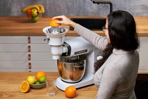 Příslušenství ke kuchyňským robotům - lis na citrusové plody ETA 0028 98020 / 2 velikosti lisovacího trnu / bílá