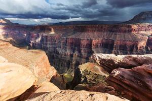 DIMEX | Vliesová fototapeta Impozantní Grand Canyon MS-5-1704 | 375 x 250 cm| krémová, hnědá, šedá