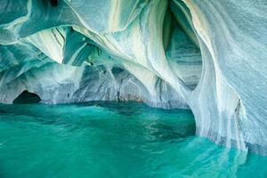 DIMEX | Vliesová fototapeta Mramorová jeskyně MS-5-1746 | 375 x 250 cm| modrá, bílá