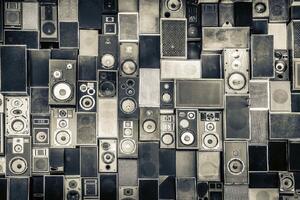 DIMEX | Vliesová fototapeta Staré hudební reproduktory MS-5-2110 | 375 x 250 cm| bílá, černá, metalická, šedá