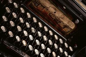 DIMEX | Vliesová fototapeta Starý psací stroj MS-5-2118 | 375 x 250 cm| bílá, černá, hnědá