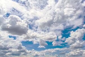 DIMEX | Vliesová fototapeta Mraky na obloze MS-5-2312 | 375 x 250 cm| modrá, bílá