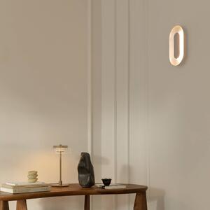 Nuura Aps LED nástěnné světlo Sasi, výška 29 cm, stříbrná, kov, stmívatelný, Chrom / stříbro, Obývací pokoj / jídelna, kov, Skandinávský