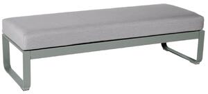 Šedá čalouněná lavice Fermob Bellevie 148 cm s popelavě šedou podnoží