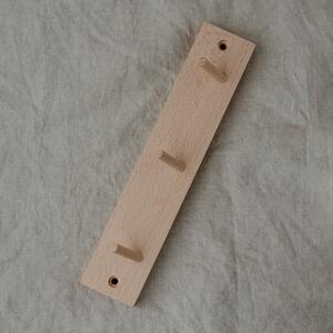 Dřevěný věšák se stojánkem na karty 25 cm