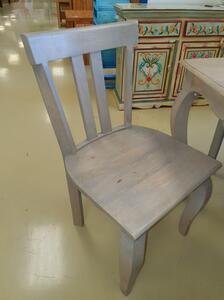 Dřevěná šedá židle z manga Arya