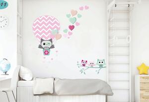 Okrasná nálepka na zeď do dívčího pokoje zamilovaná sovička 80 x 160 cm