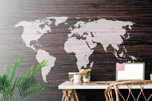 Tapeta mapa světa na dřevě