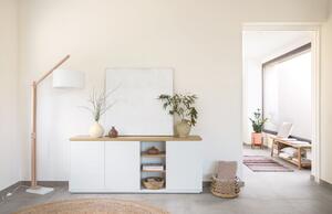 Bílý lakovaný TV stolek Kave Home Abilen 150 x 36 cm