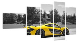 Žluté sportovní auto - obraz (110x60cm)
