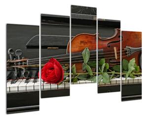 Obraz housle a růže na klavíru (125x90cm)
