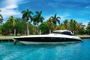 DIMEX | Vliesová fototapeta Rychlá luxusní loď MS-5-2771 | 375 x 250 cm | zelená, modrá, bílá