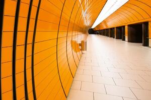 DIMEX | Vliesová fototapeta Koridor metra MS-5-2810 | 375 x 250 cm | béžová, oranžová