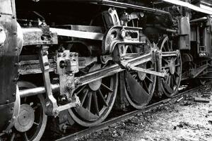 DIMEX | Vliesová fototapeta Kola vlaku MS-5-2903 | 375 x 250 cm | bílá, černá
