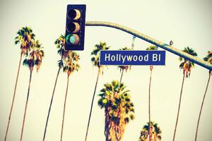 DIMEX | Vliesová fototapeta Nápis Hollywood Boulevard MS-5-2942 | 375 x 250 cm | zelená, modrá, bílá