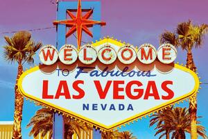 DIMEX | Vliesová fototapeta Vítejte v Las Vegas MS-5-2955 | 375 x 250 cm | modrá, červená, bílá, žlutá