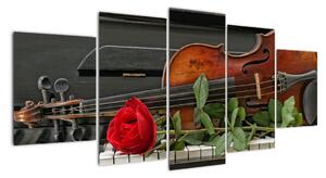 Obraz housle a růže na klavíru (150x70cm)