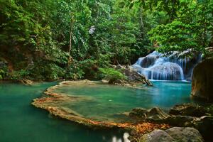 DIMEX | Vliesová fototapeta Vodopád v Thajsku I MS-5-3263 | 375 x 250 cm | zelená, modrá, bílá