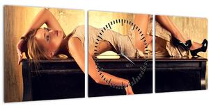 Obraz - Žena na klavíru (s hodinami) (90x30 cm)