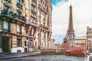 Tapeta pohled na Eiffelovu věž z ulice Paříže