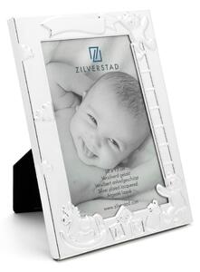 Kovový stojací rámeček ve stříbrné barvě 27x11 cm Baby – Zilverstad