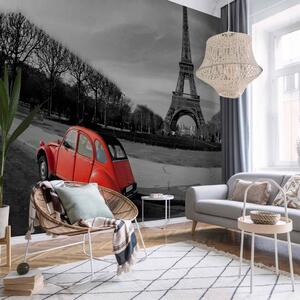 Fototapeta Městská architektura - černobílá Eiffelova věž a červené auto