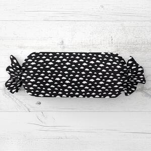 Biante Dětský polštář válec bonbon Sandra SA-306 Bílé mráčky na černém 15x40 cm