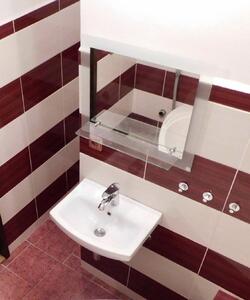 Zrcadlo do koupelny - 60 x 50 cm s pískovaným okrajem a poličkou - Athos
